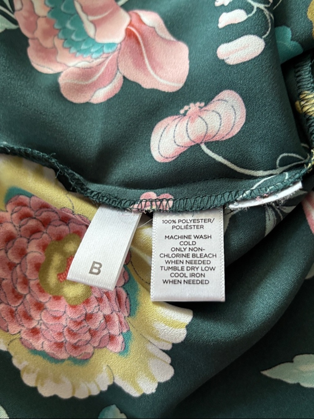 Floral on solid background Long Sleeved Blouse Flap Patch Pockets - Picture 4 of 4